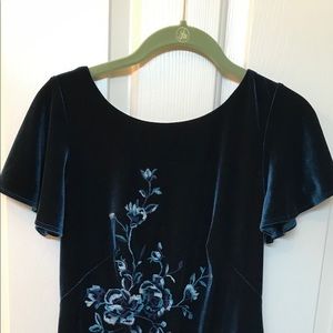 Velvet embroidered shift. New